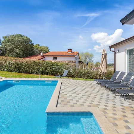 Lovely In With Wifi Holiday home